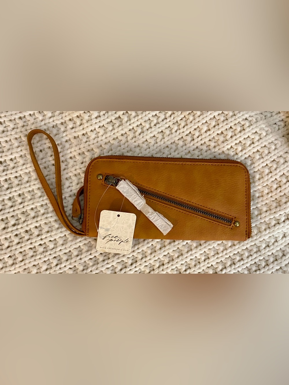 NWT Free People Brown Vegan Leather Zip Around Wristlet Wallet MSRP $58